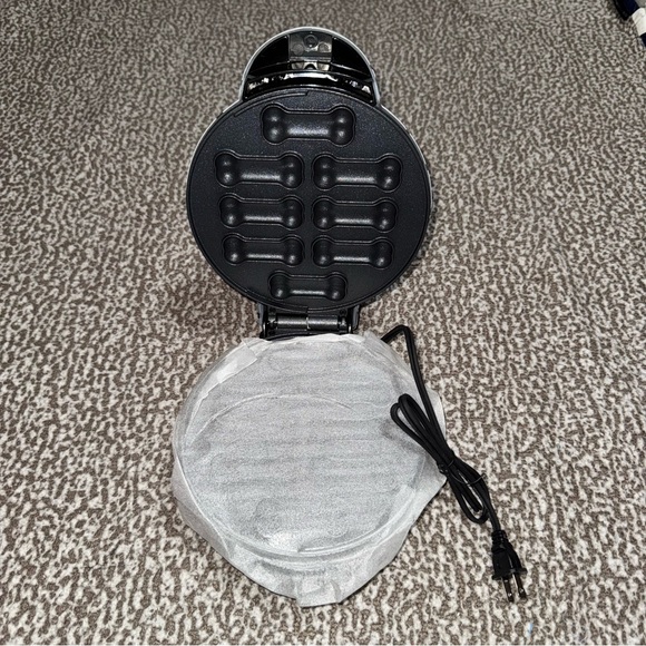 Dog Treat Maker - Picture 3 of 3